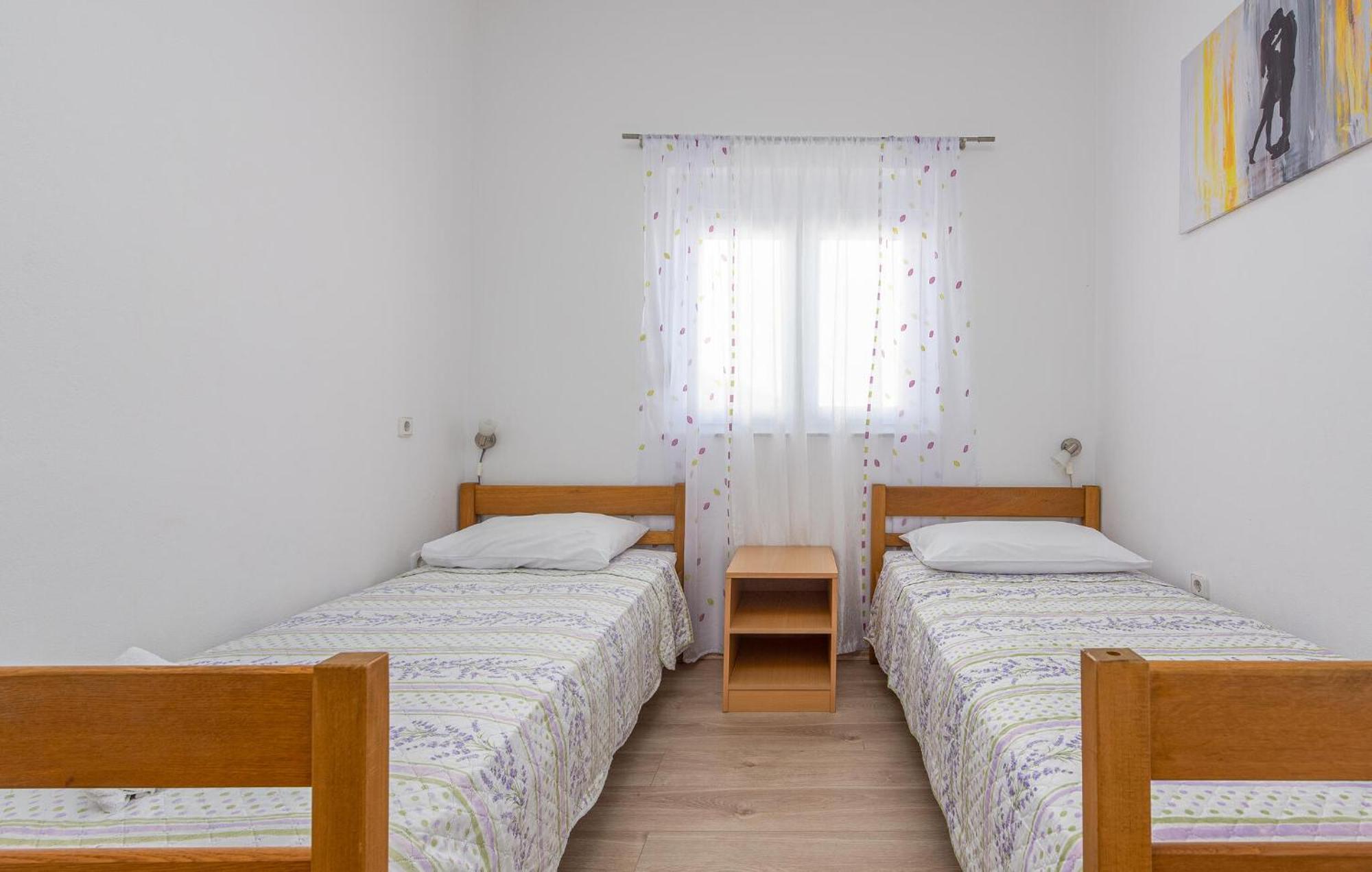 Beautiful Apartment In Maslenica With Kitchen ภายนอก รูปภาพ