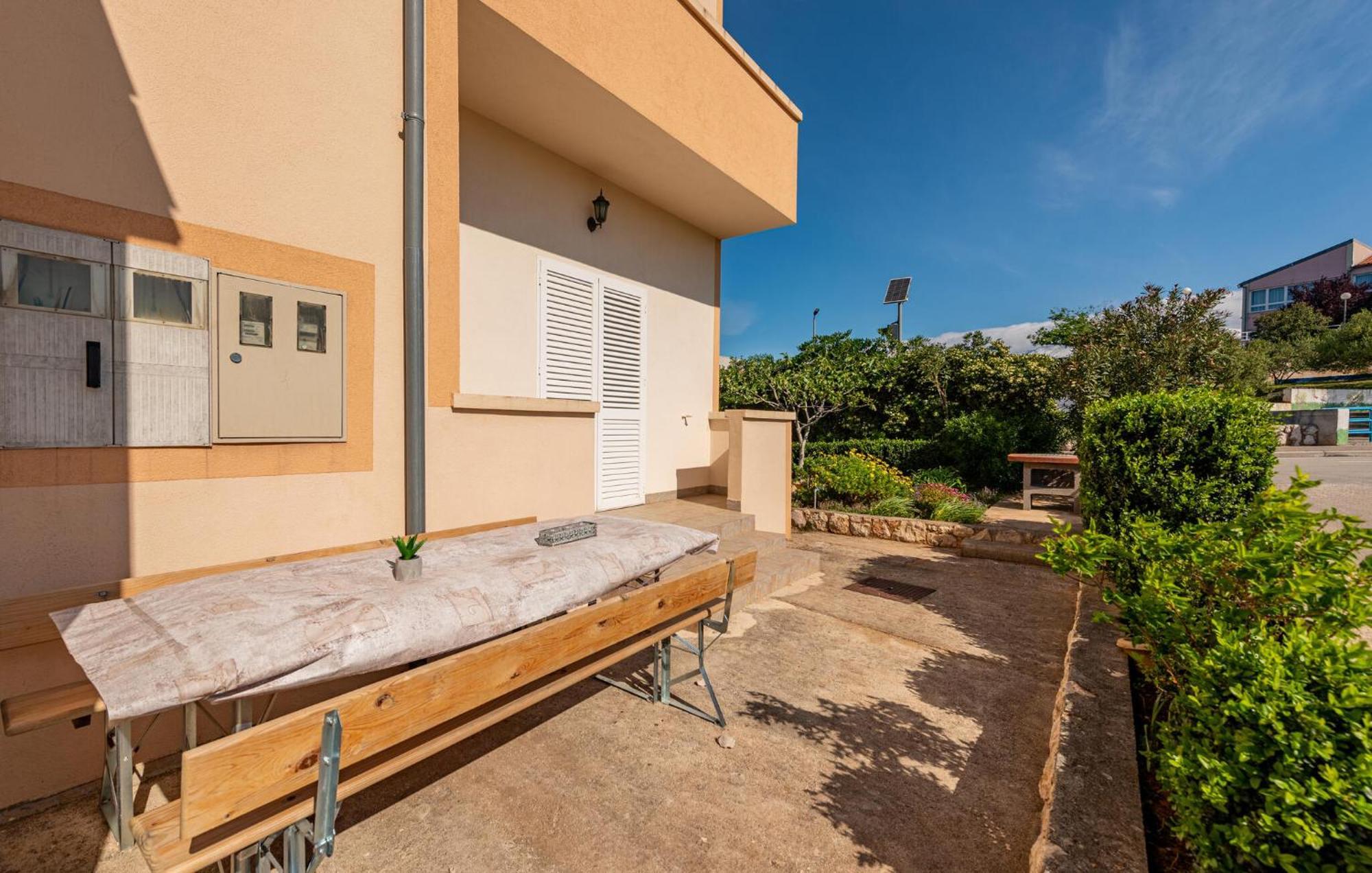 Beautiful Apartment In Maslenica With Kitchen ภายนอก รูปภาพ