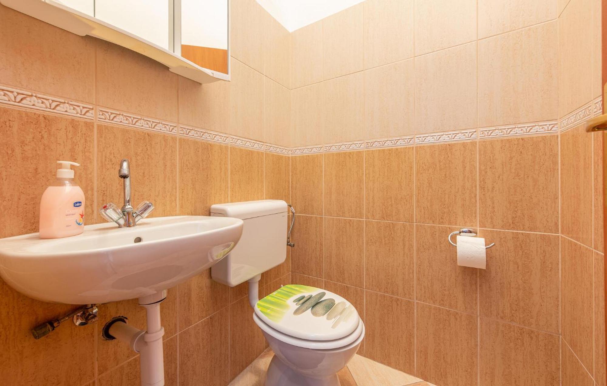 Beautiful Apartment In Maslenica With Kitchen ภายนอก รูปภาพ
